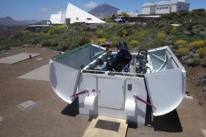 Telescopios del LCO en el Observatorio del Teide (Tenerife). Créditos: LCO